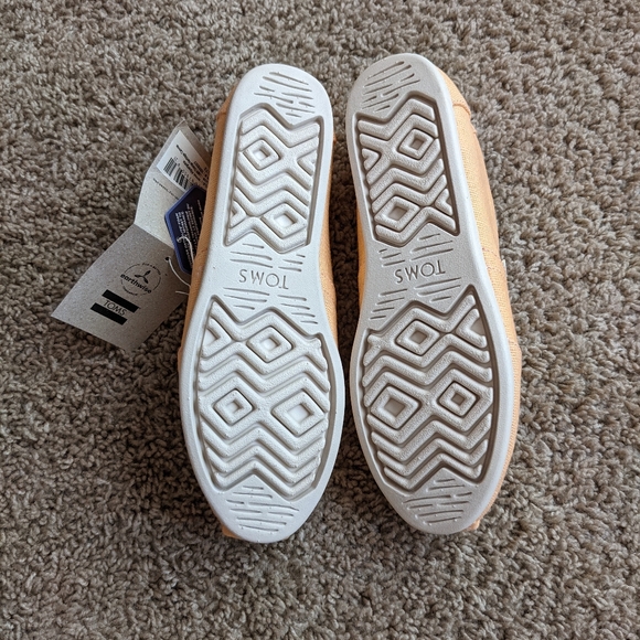 Toms NWT Light Orange Alpargata shoes - Picture 7 of 7